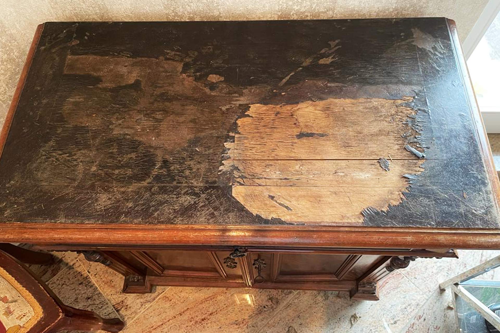 Atelier für Möbelrestaurierung (Olaf Praetsch) - Referenzen - Halbschrank und Vertico Vorher